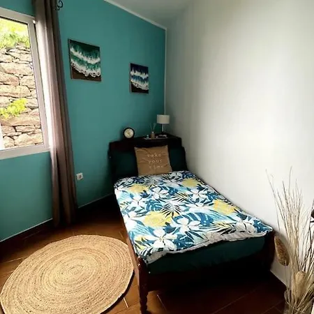 Kleines Haus Am Arco da Calheta (Madeira)